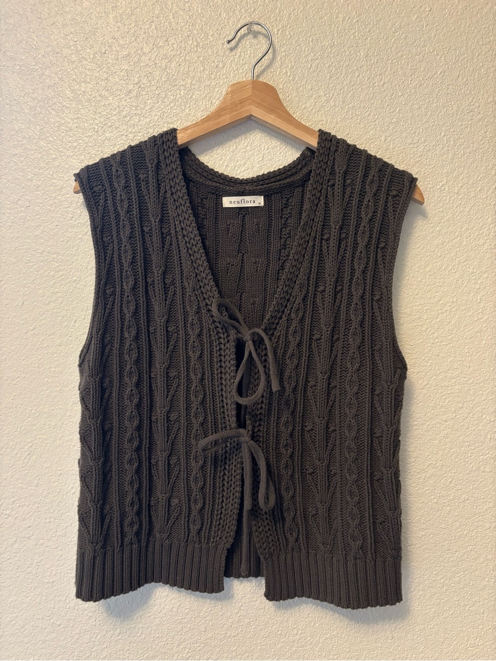 Neuflora Tie Vest